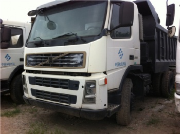 Used VOLVO dump truck