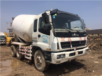 Used ISUZU concrete mixer