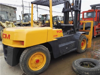 Used TCM FD100 Forklift