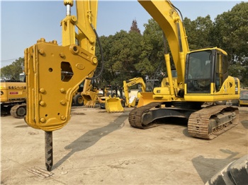 Komatsu PC220 Excavator