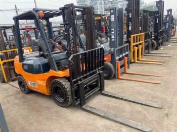 Used Toyota FD30 Forklift