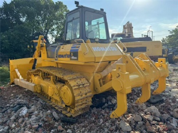 KOMATSU D85EX Bulldozer