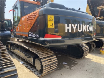 Hyundai 220LC-9S Excavator