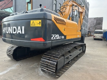 Hyundai 220LC-9S Excavator